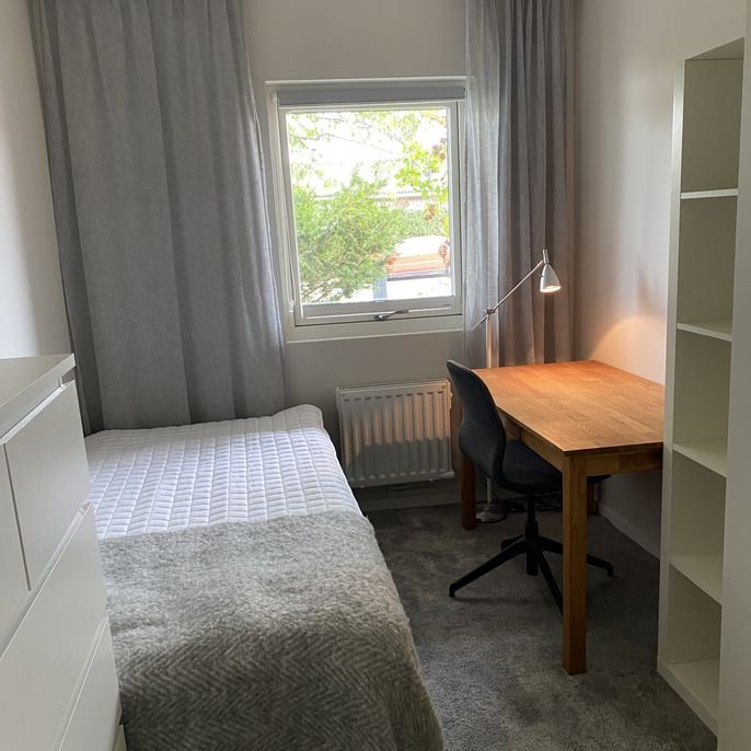 Lägenhet, 1 rum, 90 kvm, Askim