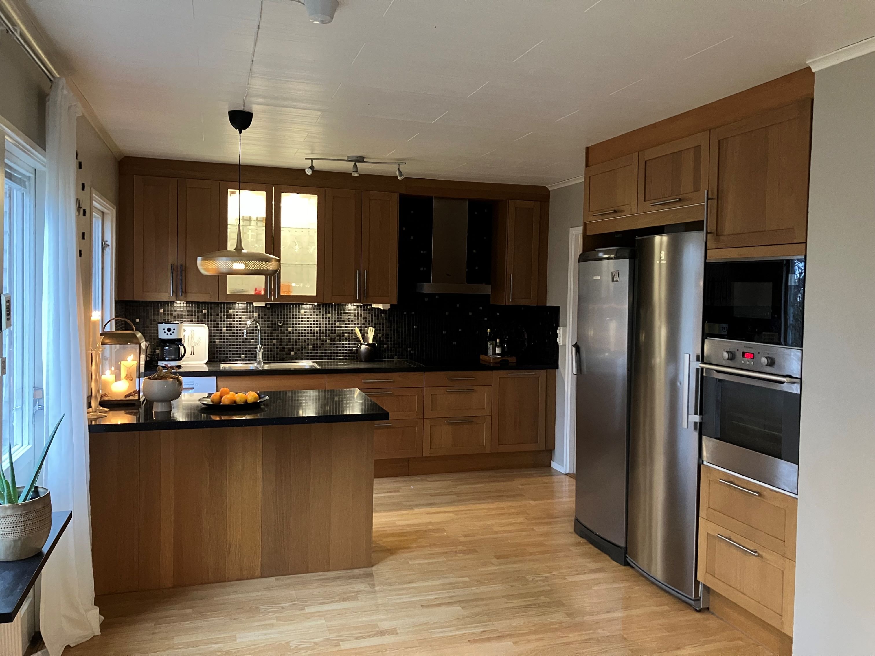 Villa/Hus, 6 rooms, 258 sqm, Västerås