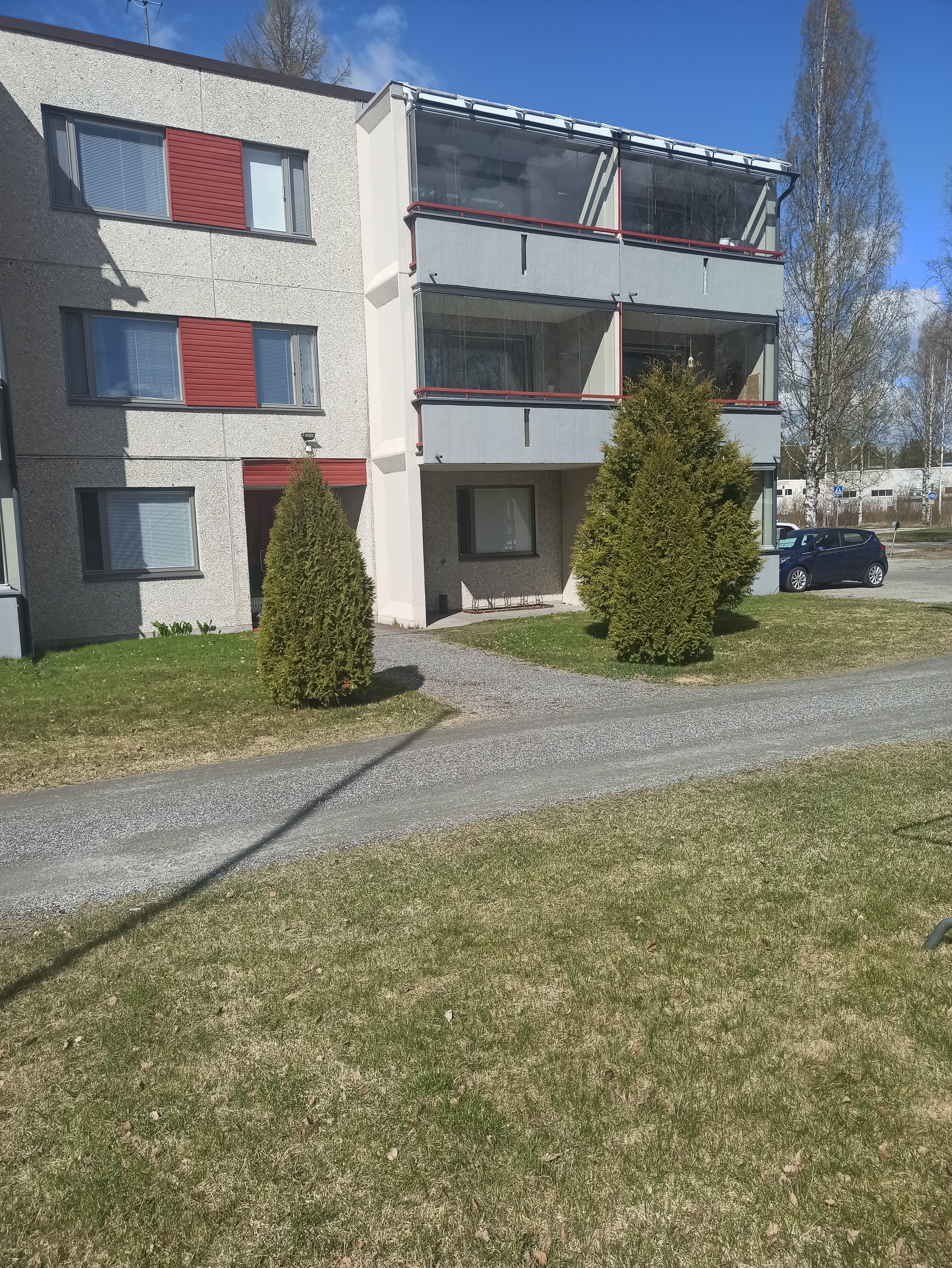 Viihtyisä kolmio Sankkilatiellä 1