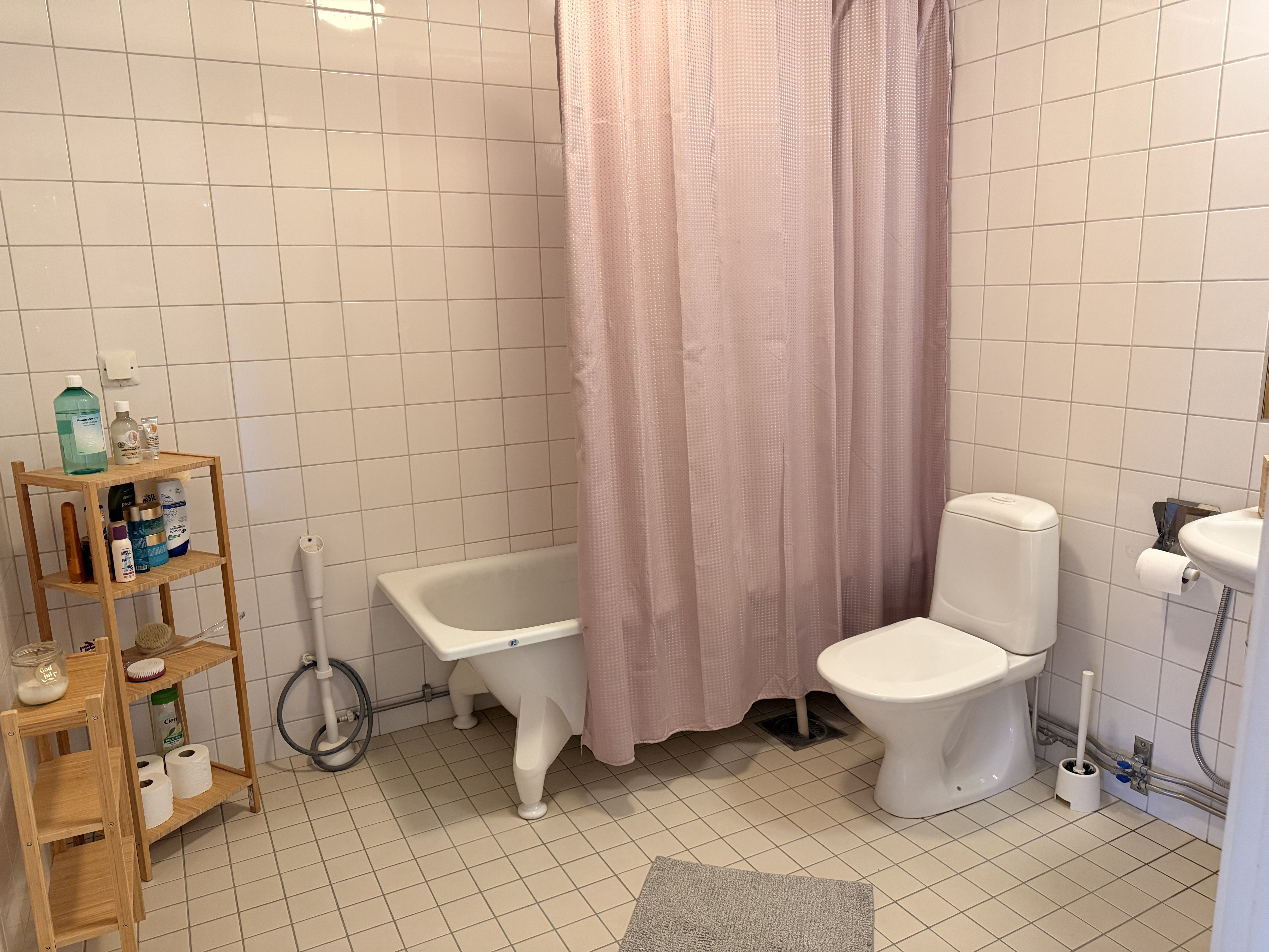 Aprikosgatan, Hässelby — photo 5