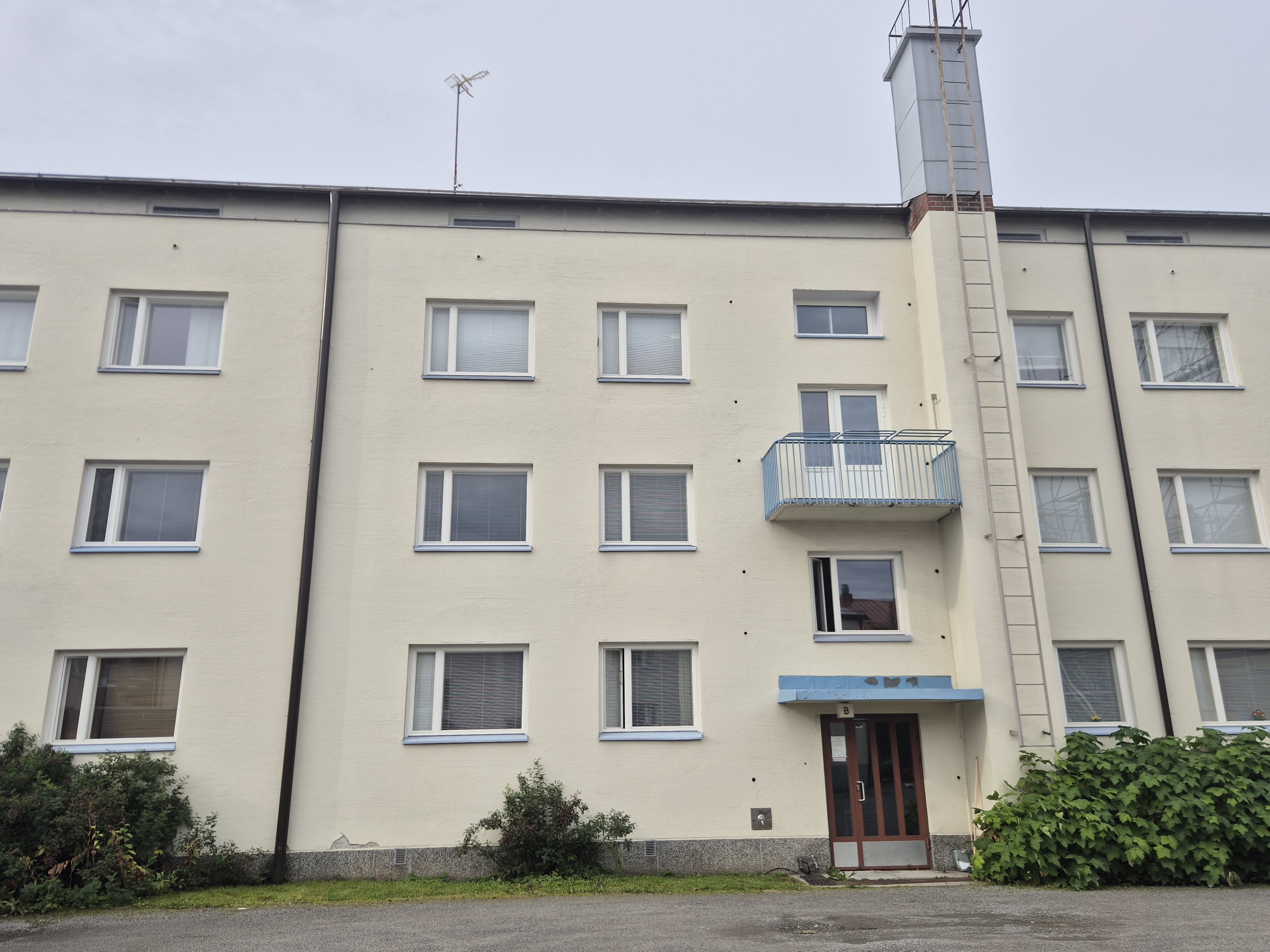 Laivalinnankatu 27, tilava kaksio keskustassa teatterin vieressä 2