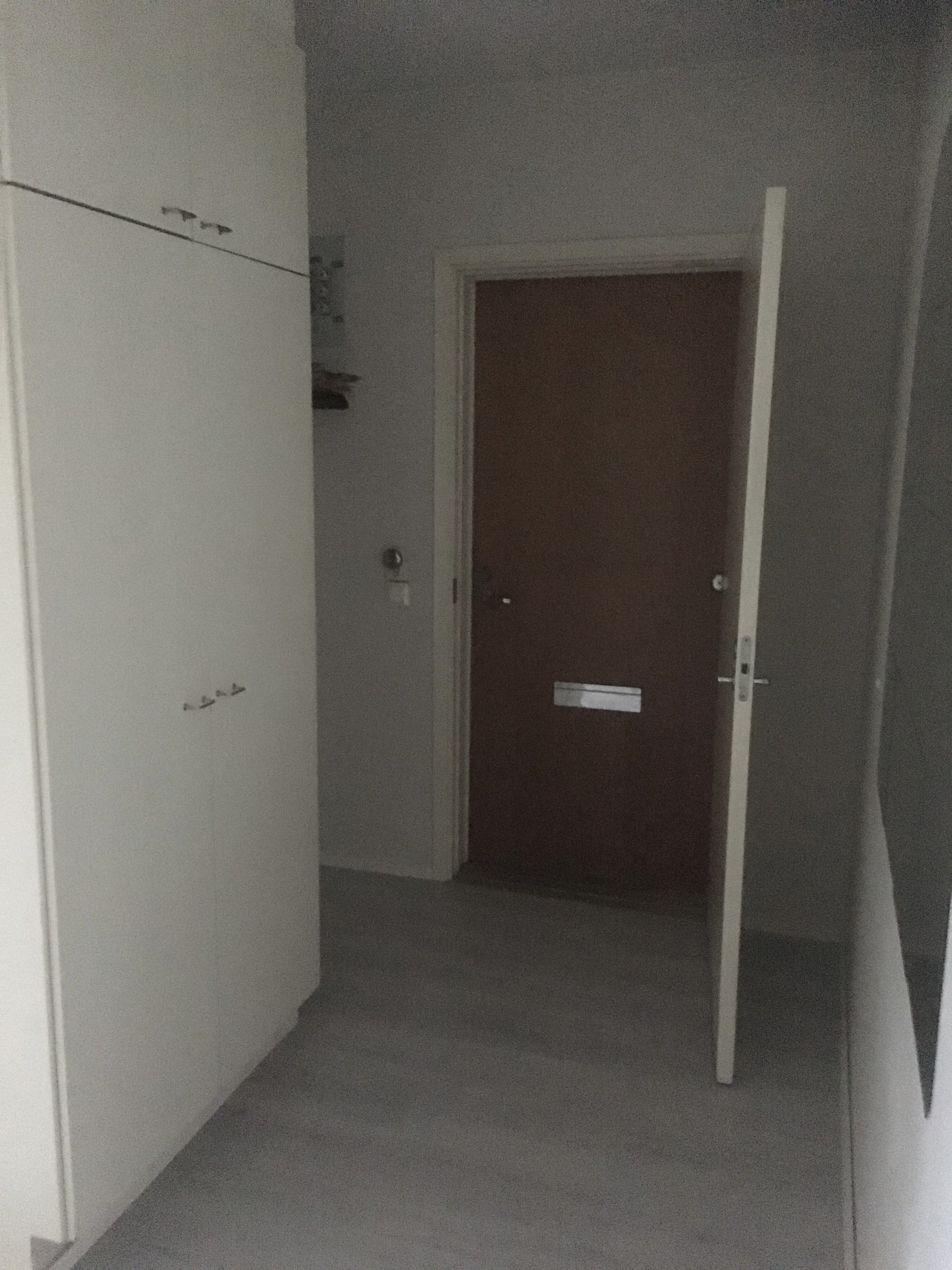 60m2 valoisa,läpitalon kaksio lasitettulla parvekkeella vapautuu vuokrattavaksi 1.10-26 /tai sop.muk. Heinolassa! 3