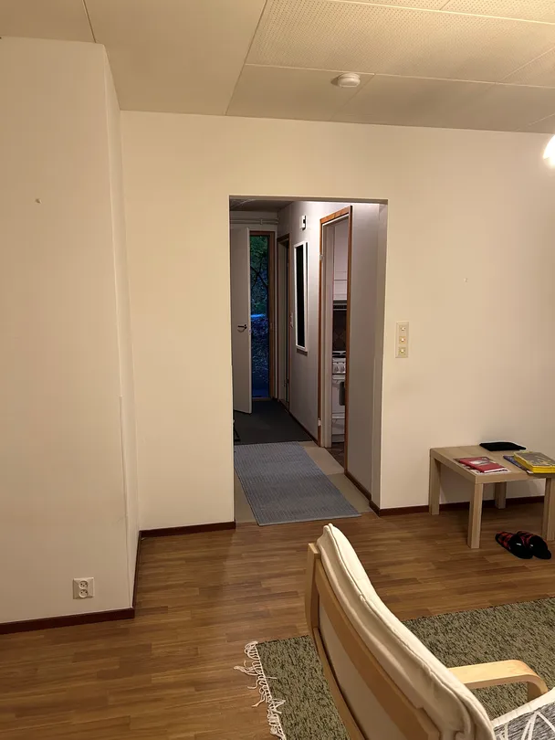 Yksiö omakotitalon päädyssä 4
