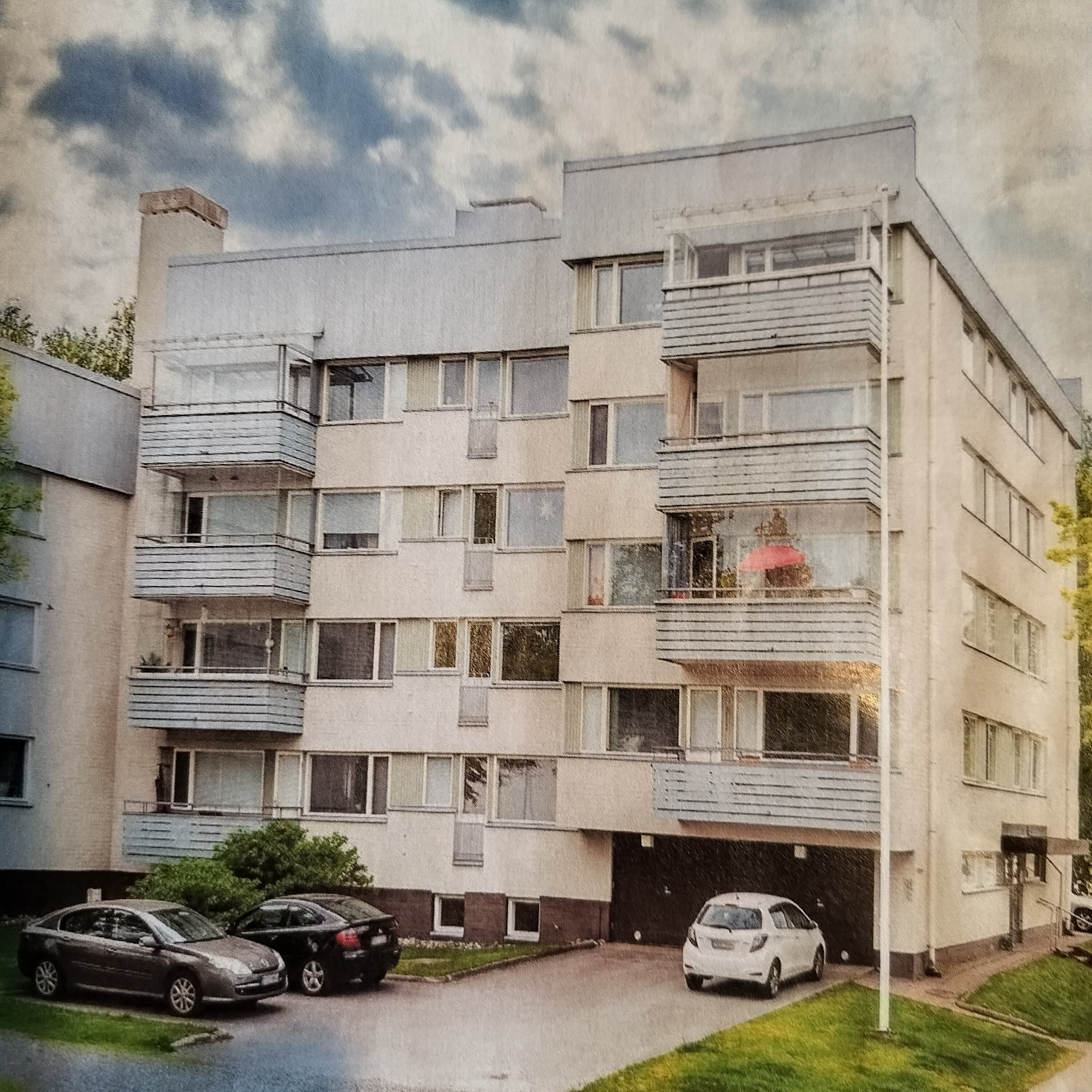 Koskikatu Jns, 2 h+k +rkh+kph/WC+lasitettu parveke remontoidussa yläkerran asunnossa 2