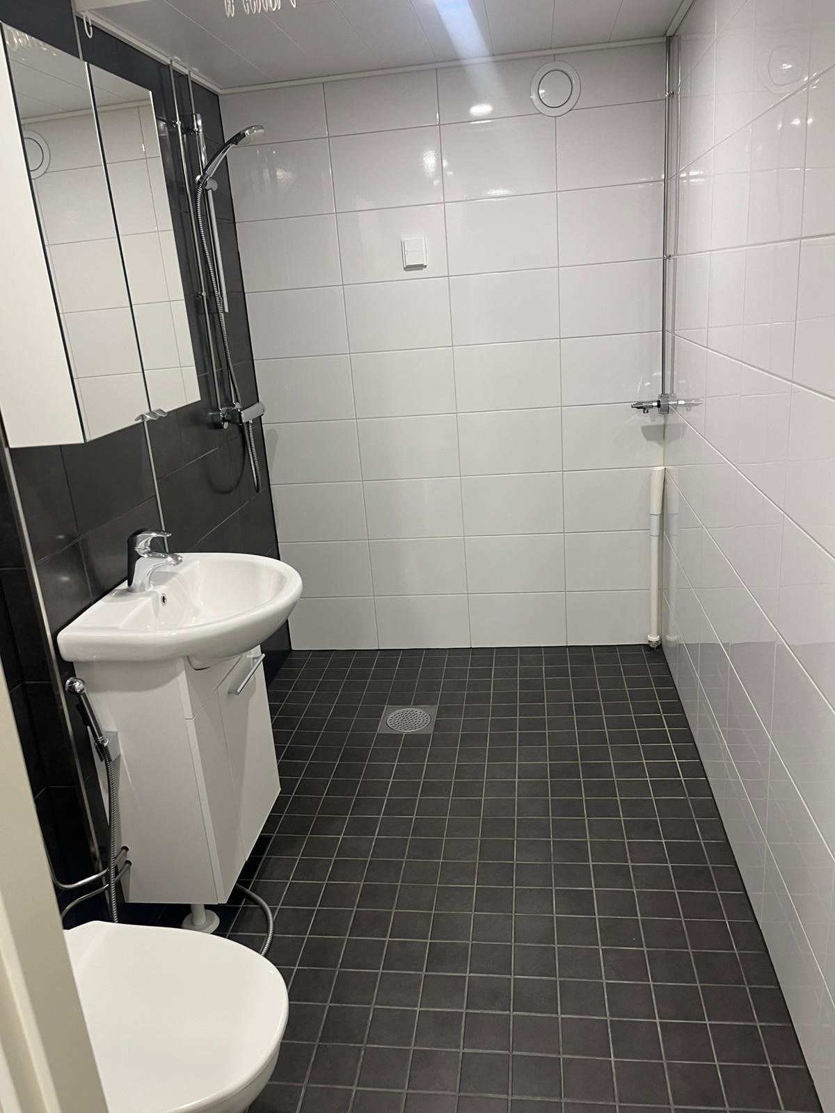 Kerhotila kerrostalon pohjakerroksesta 4