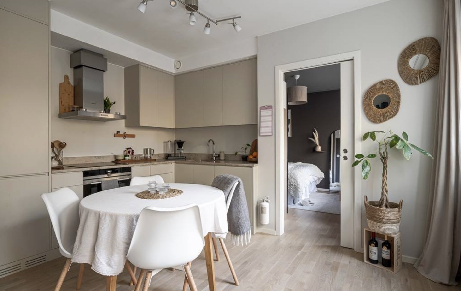 2 rum och kök, Bromma — 11 400 kr/mån — bild 3