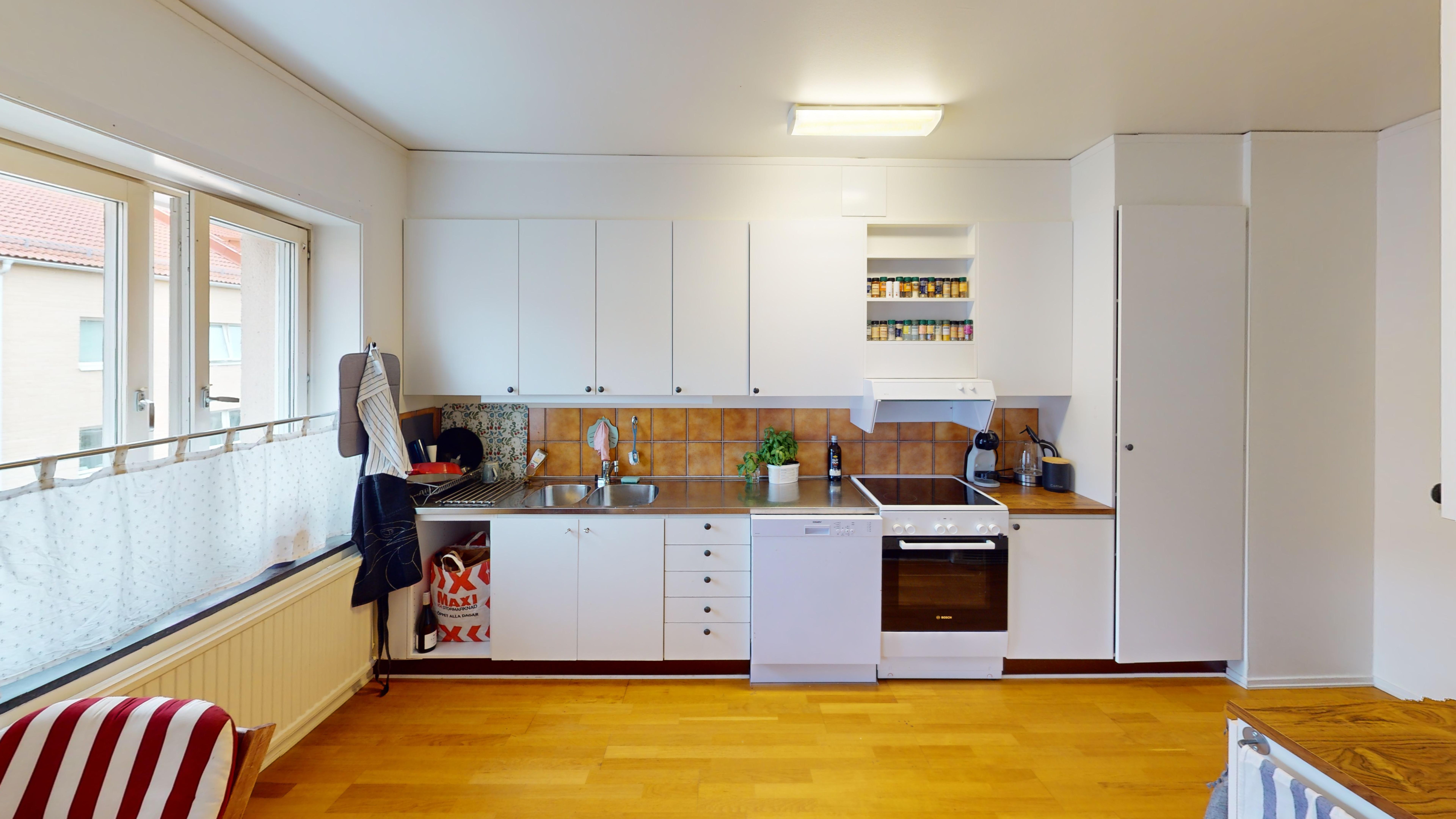 Lägenhet, 3 rooms, 80 sqm, Trollhättan