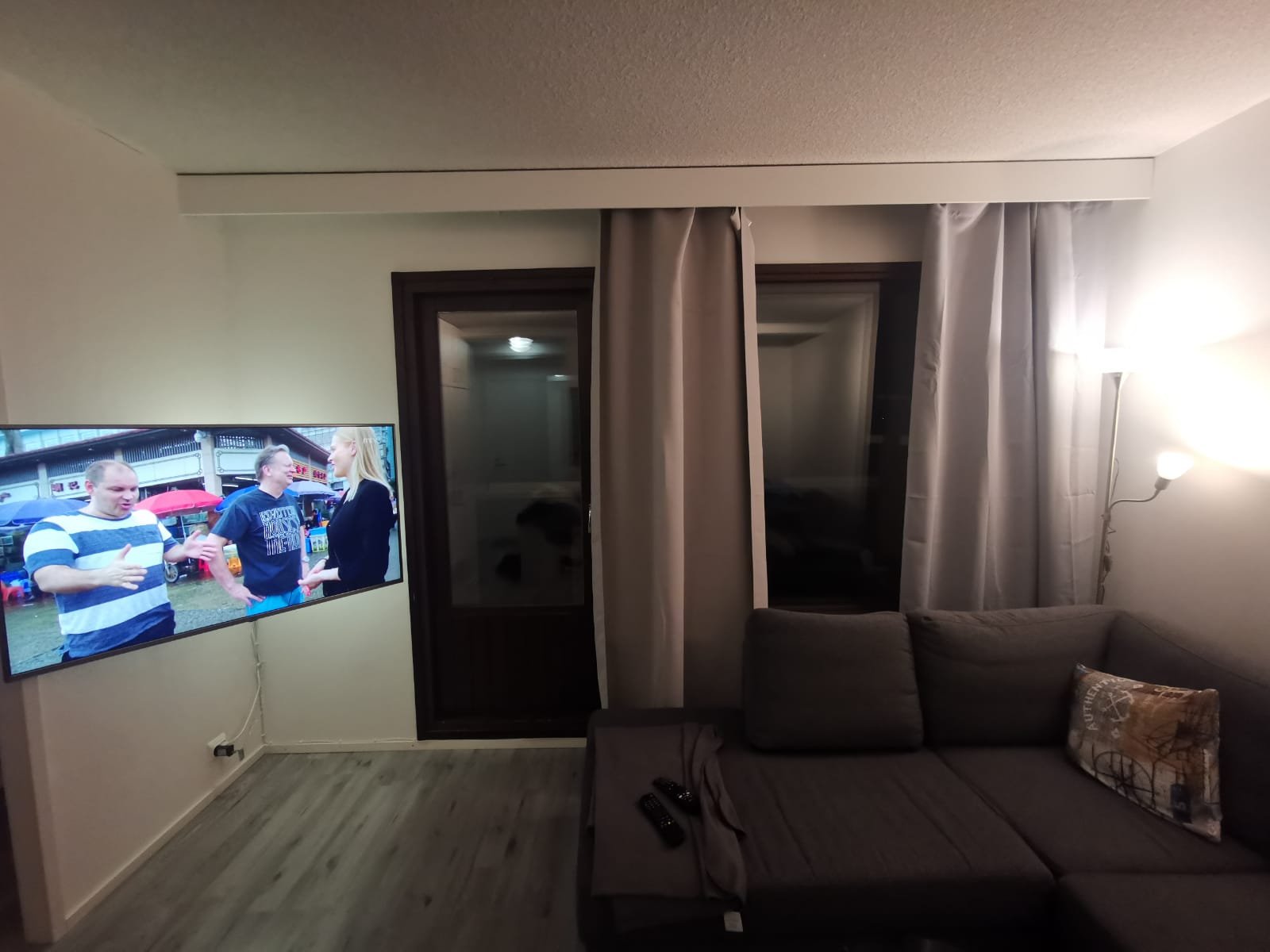 Siisti  ja muuttovalmis, ylimmän kerroksen valoisa yksiö parvekkeella 5