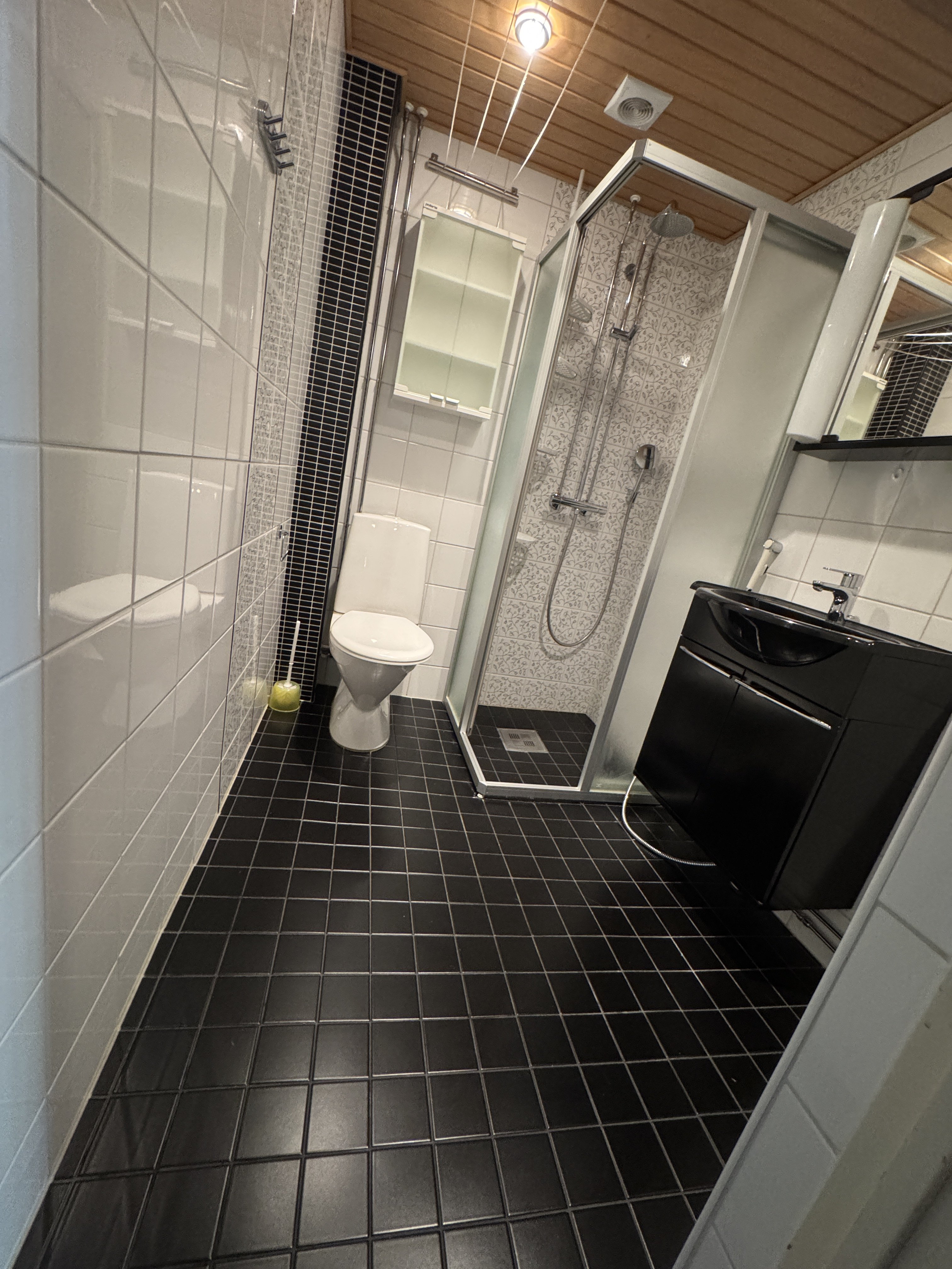 Ethnic room for Rent close to Center 🏠 3