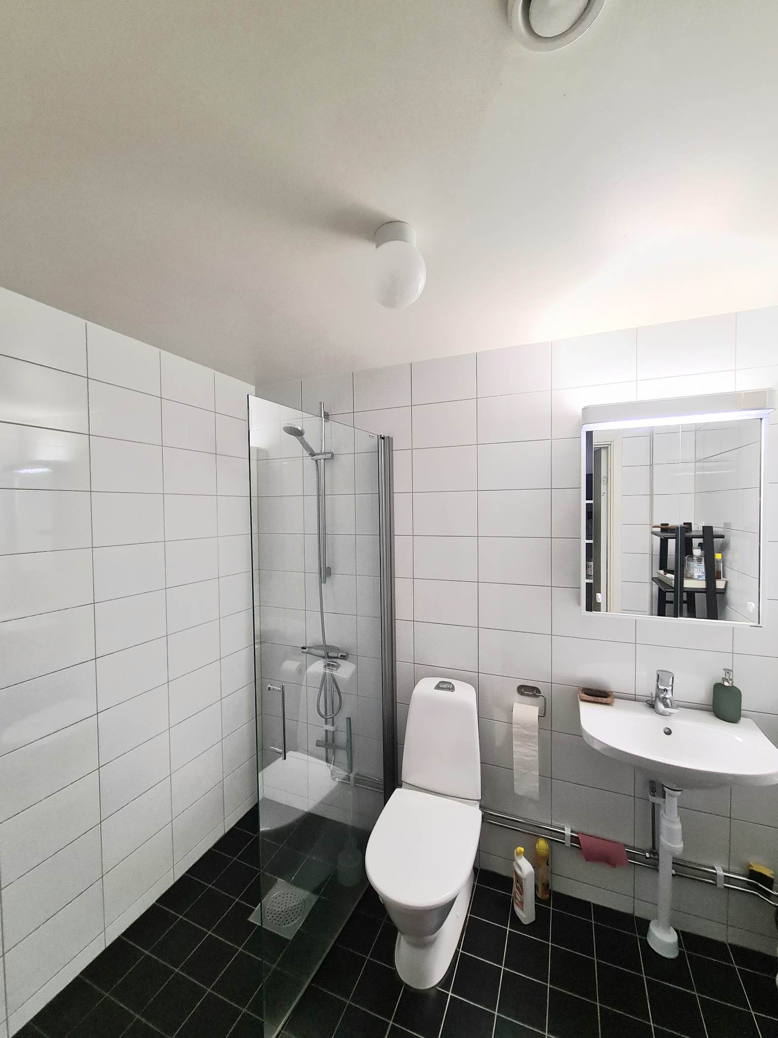 1 rum och kök, Vällingby — 4 700 kr/mån — bild 2