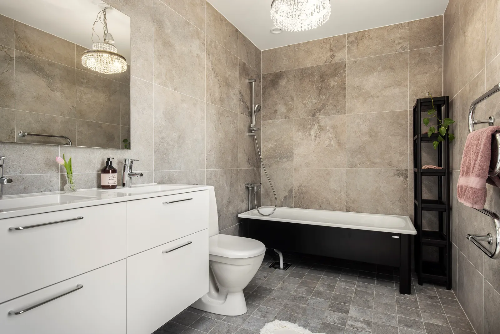 5 rok · 103 m² i Älvsjö – bild 4