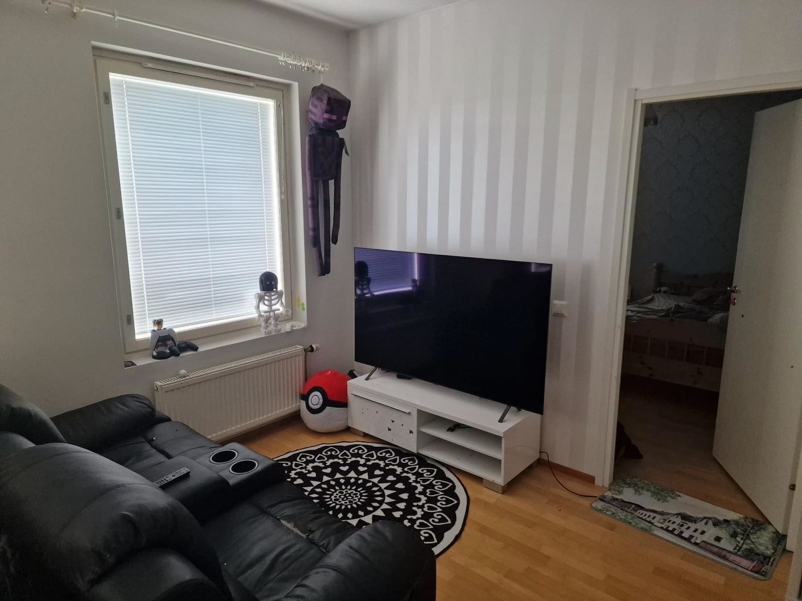 Parvekkeellinen kaksio järvinäköalalla 3