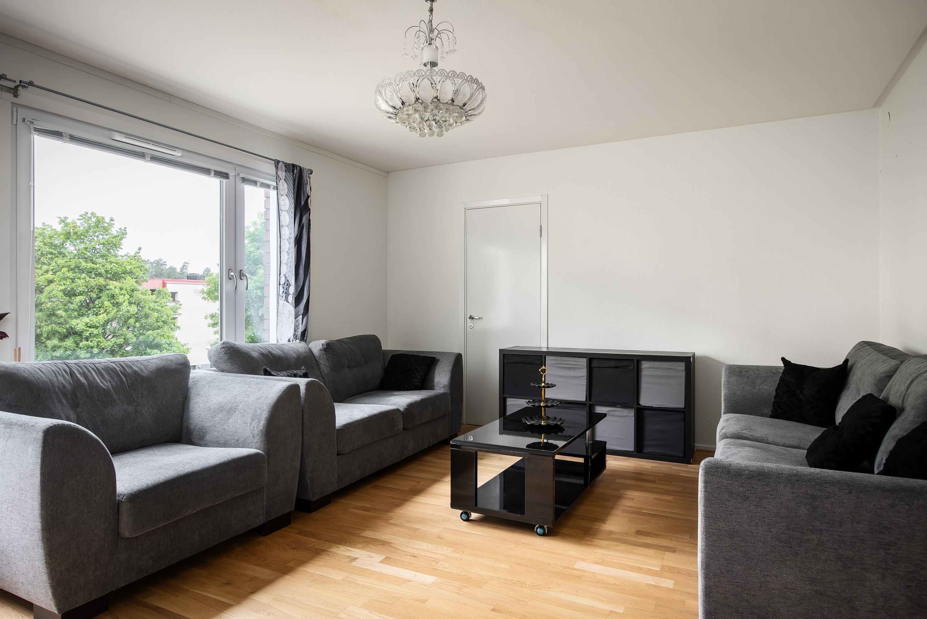 Lägenhet, 5 rooms, 122 sqm, Skärholmen