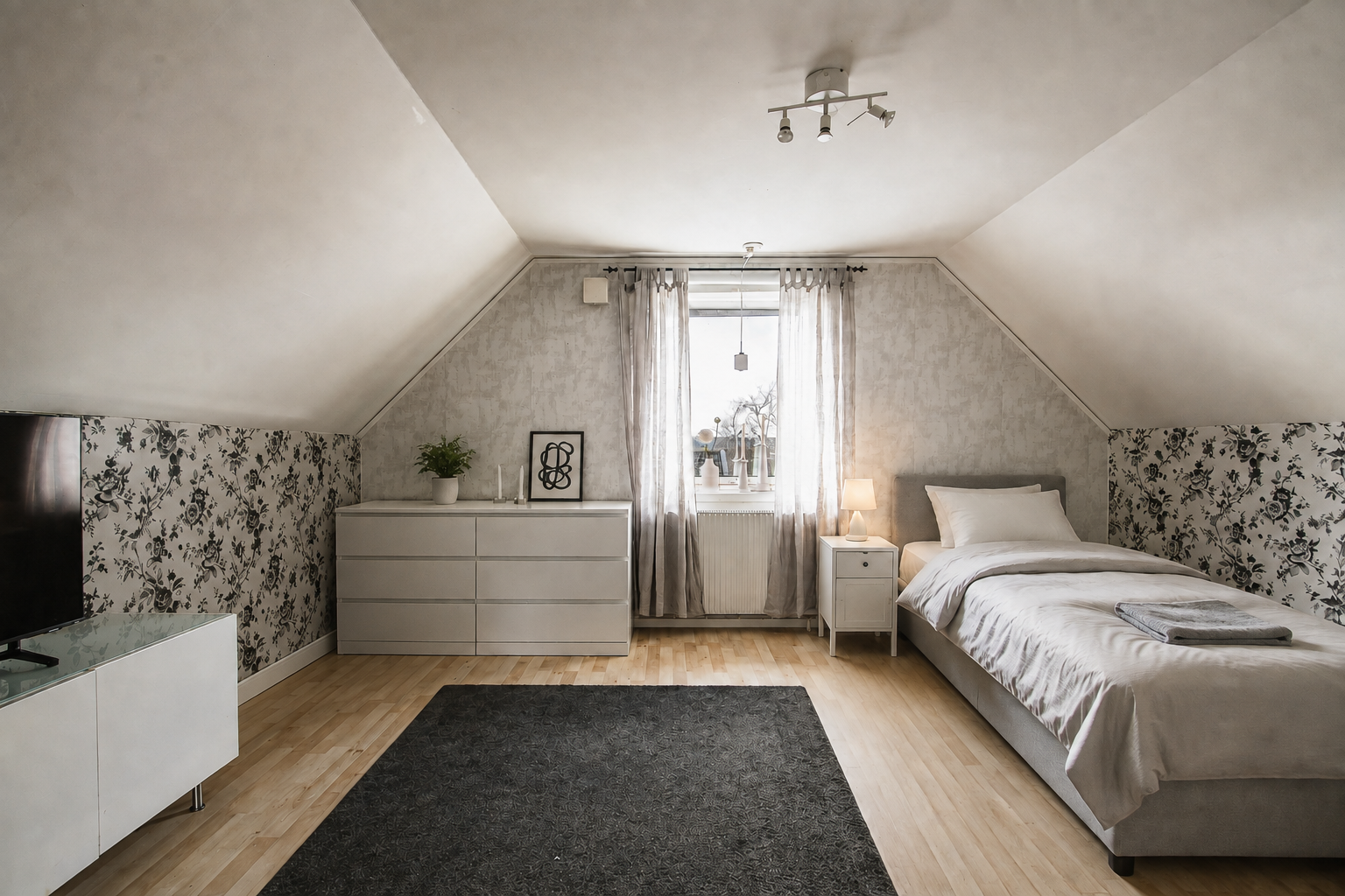 Lägenhet, 9 rooms, 250 sqm, Västerås