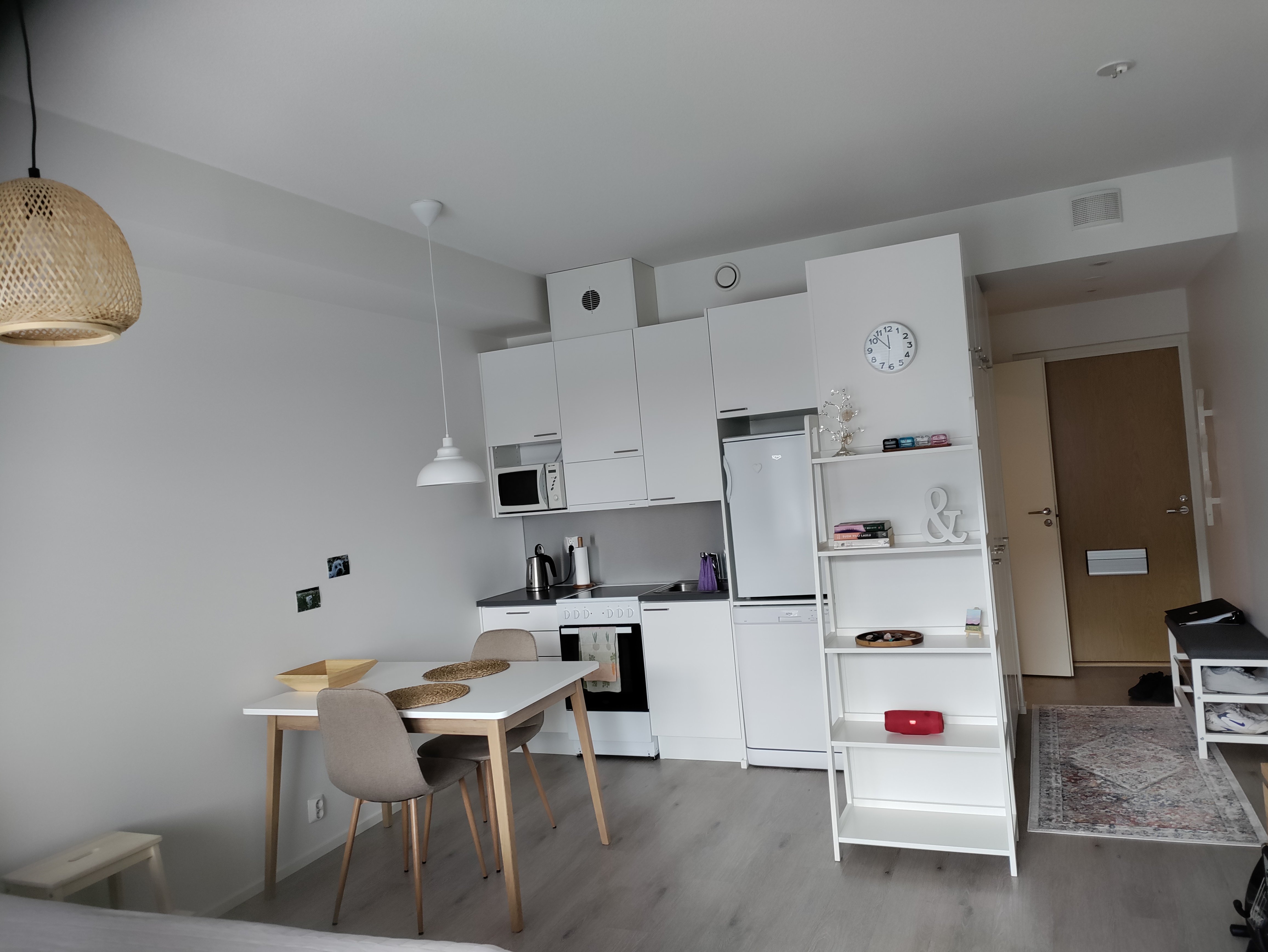 Valoisa 27m2 yksiö lasitetulla parvekkeella Penttilassä 630€/kk. 2