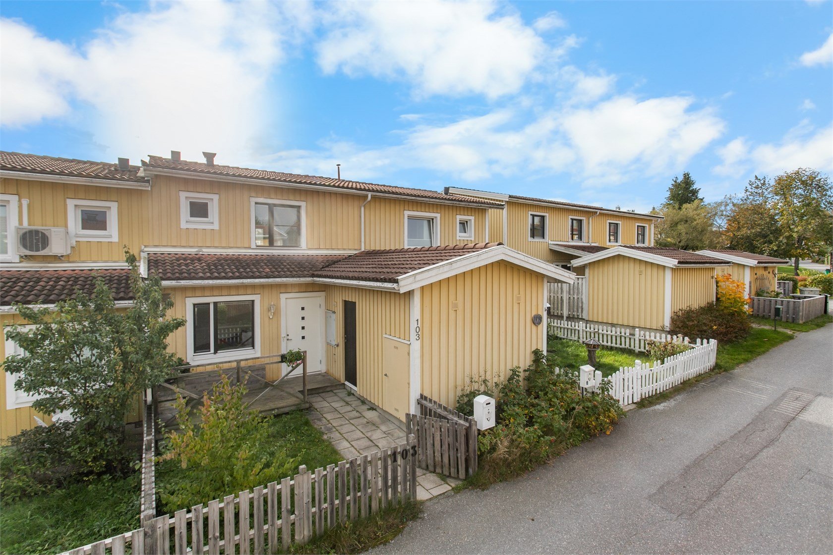 Radhus, 4 rooms, 93 sqm, Tumba