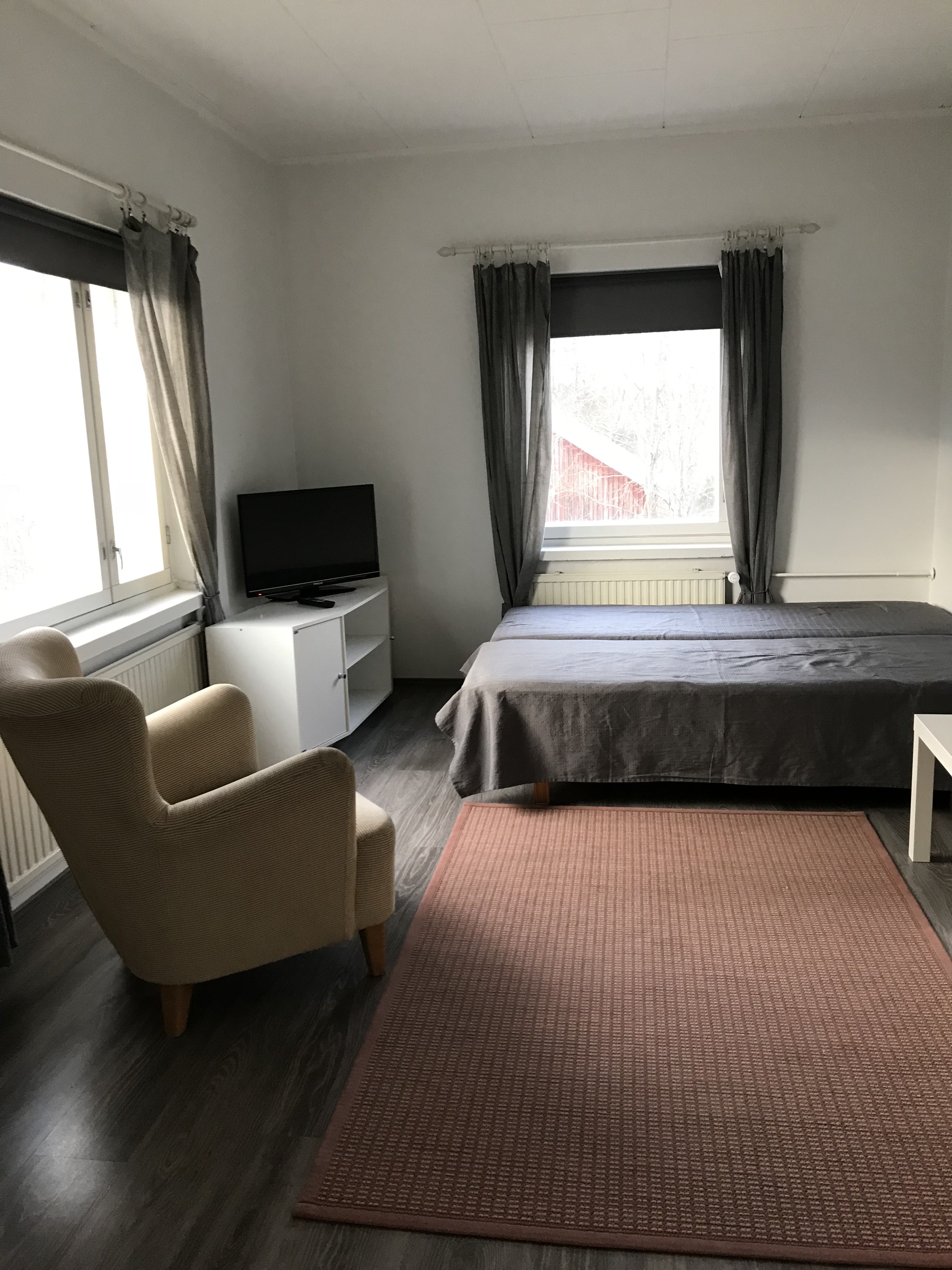 Kiva yksiö isolla keittiöllä 2