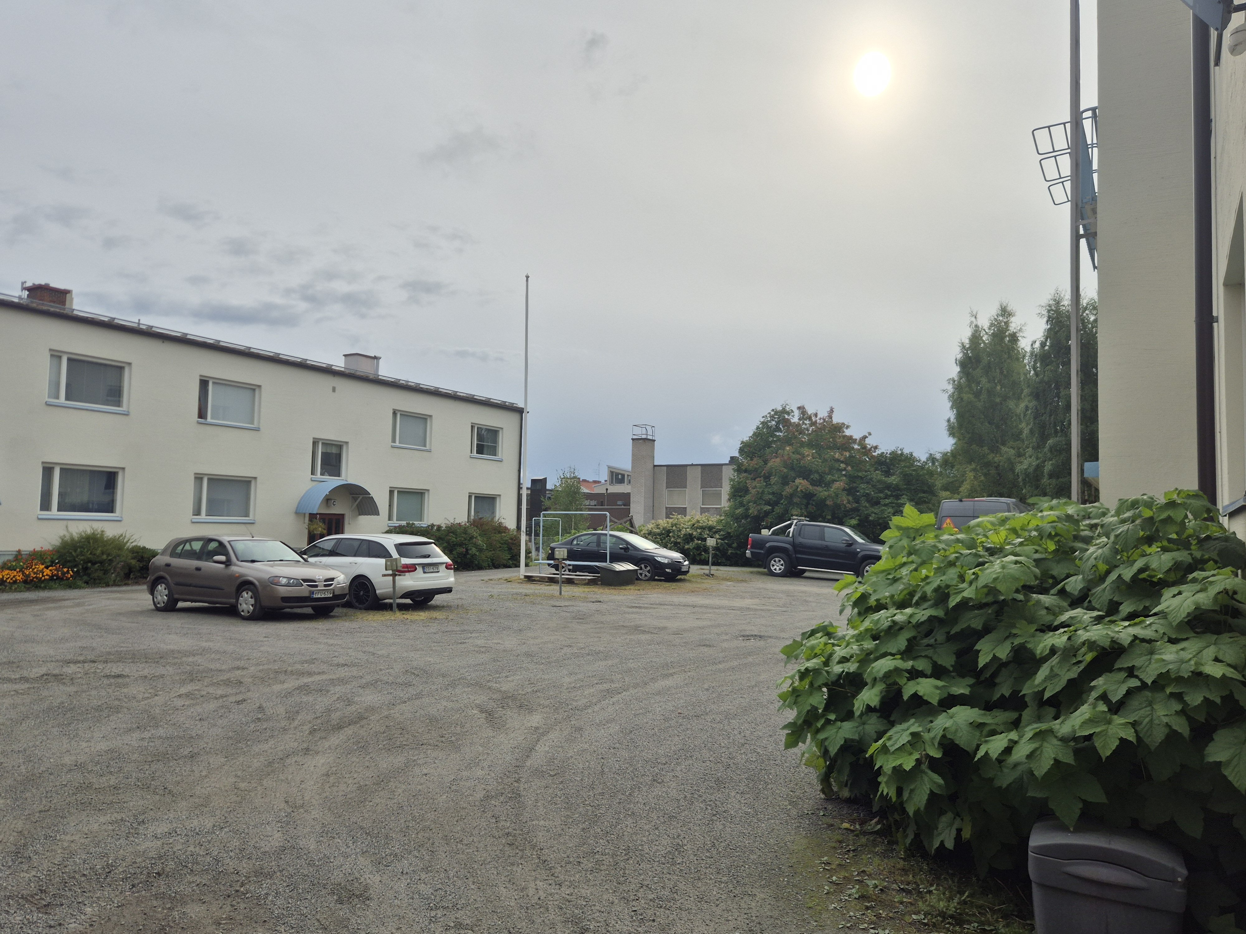 Laivalinnankatu 27, tilava kaksio keskustassa teatterin vieressä 3