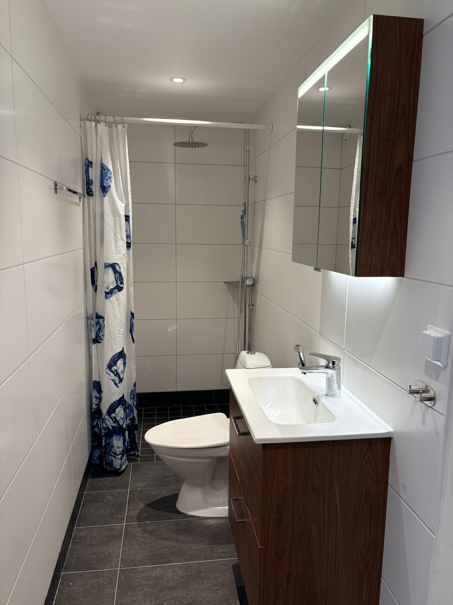 Ivarskärrsvägen, Vällingby — photo 2