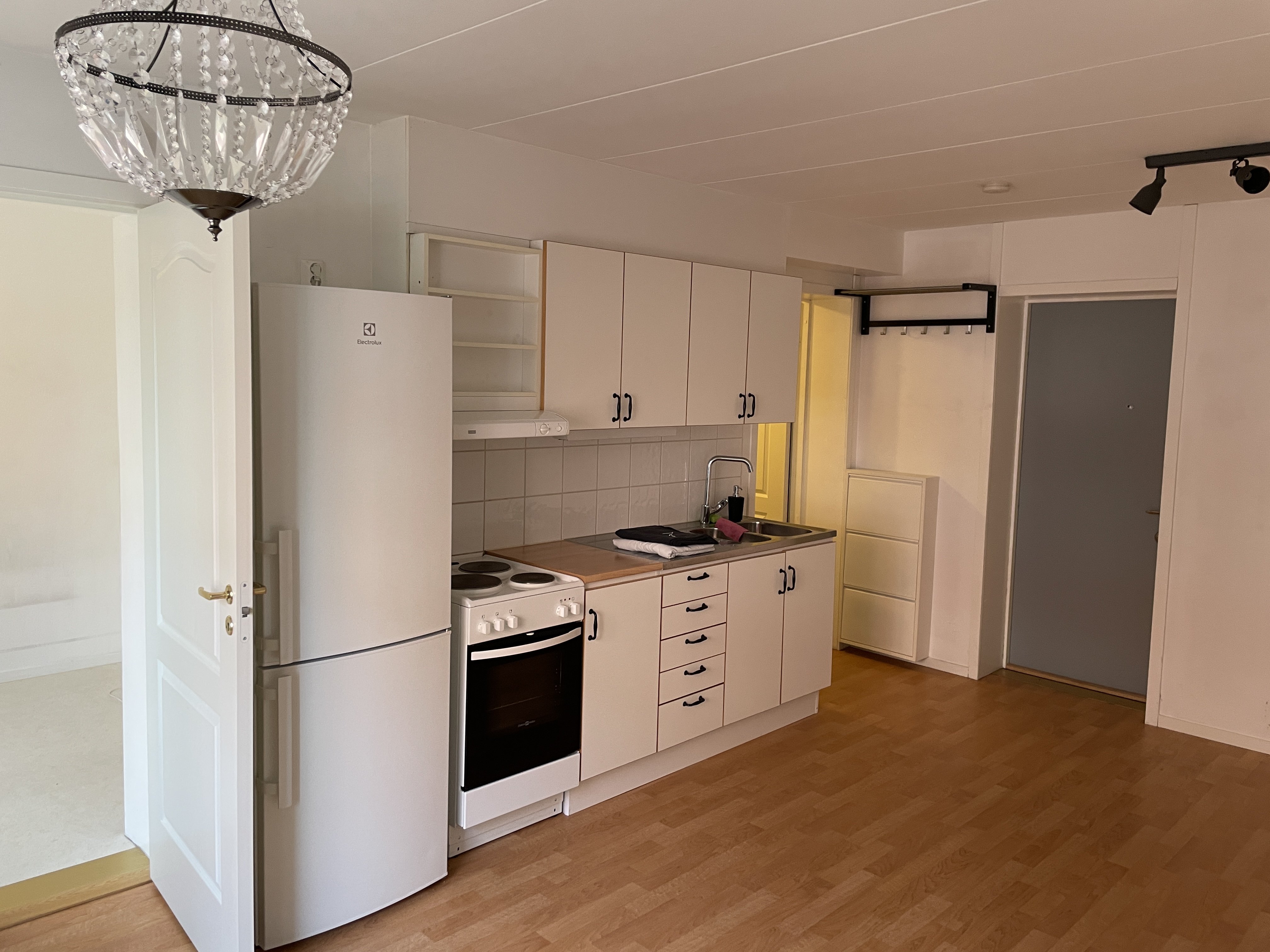 2 rum och kök, Bandhagen — 9 400 kr/mån — bild 2