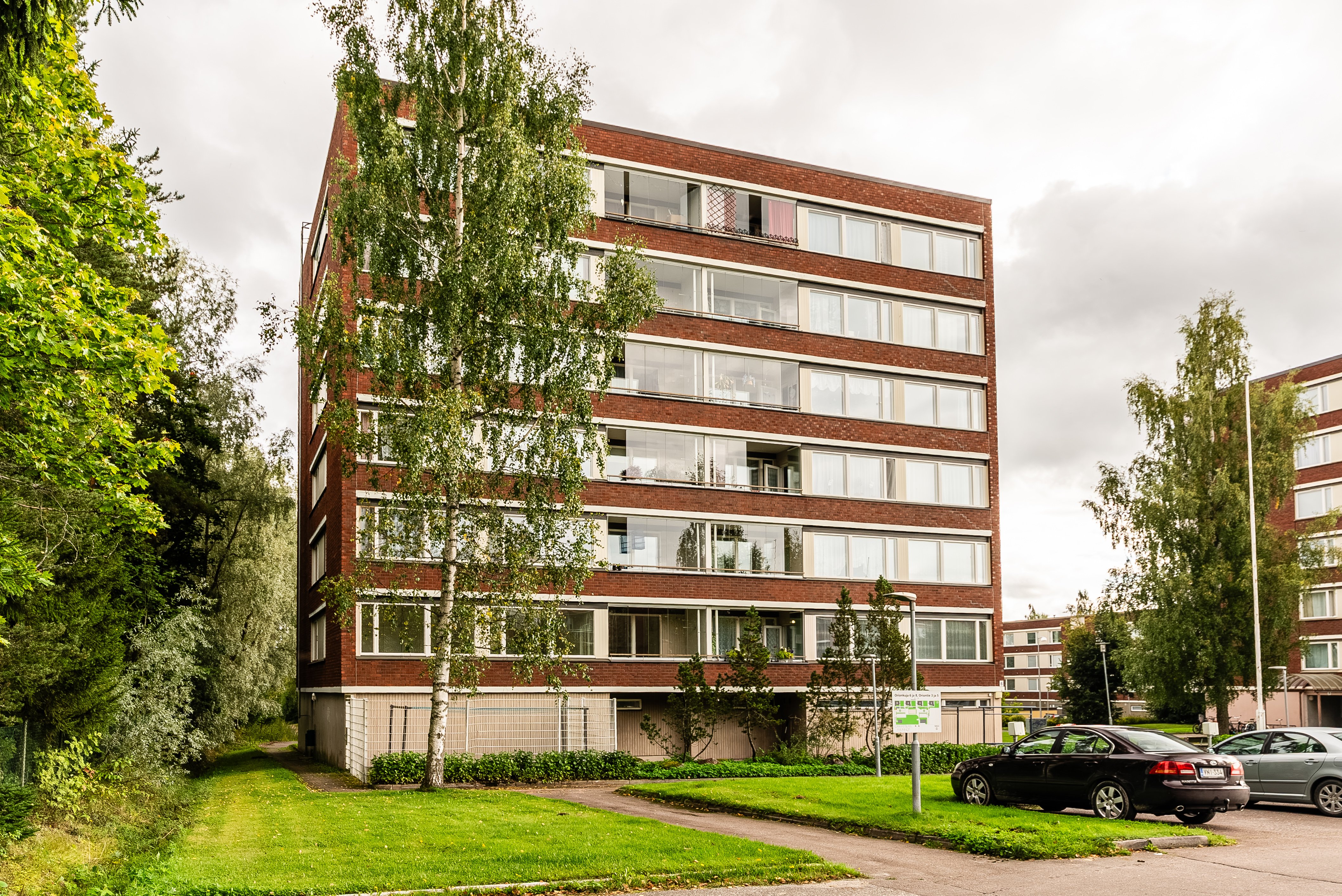 Juuri remontoitu, valoisa kolmio + parveke keskustassa 1