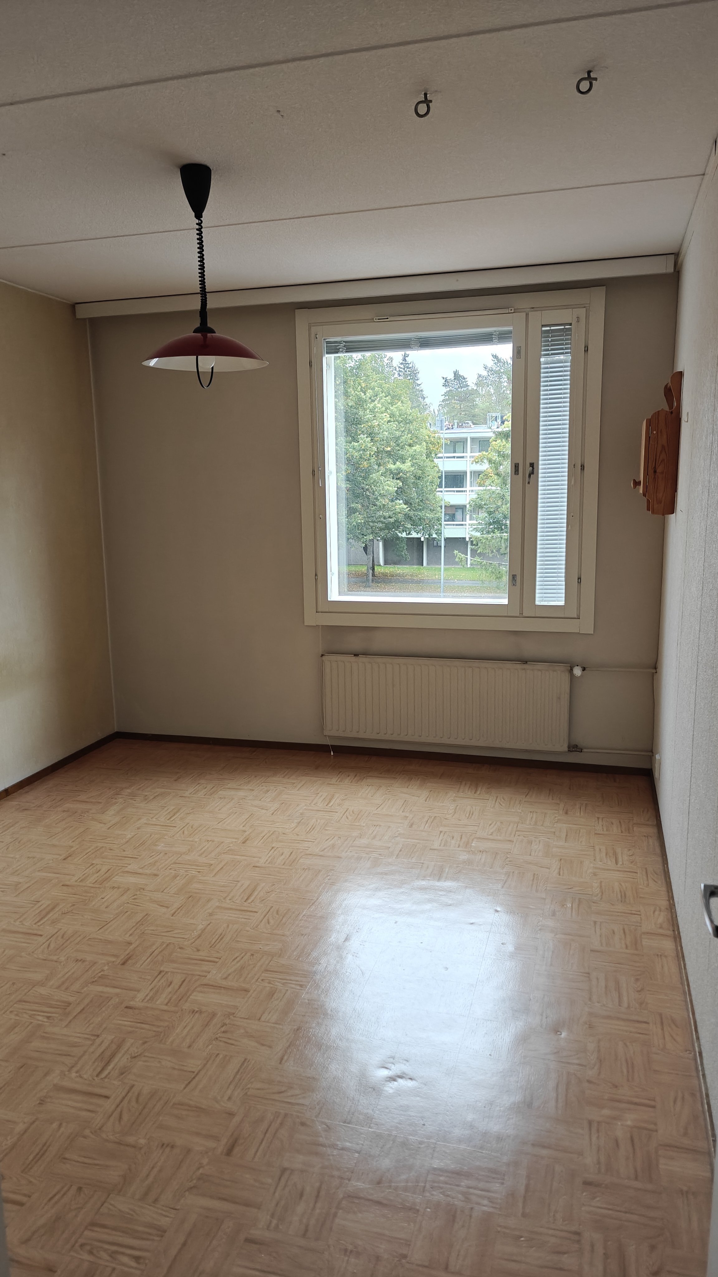 Tilava 2 huonetta ja keittiö. Julkisivuremontti tehty ja putkiremonttia ei ole tulossa. 4