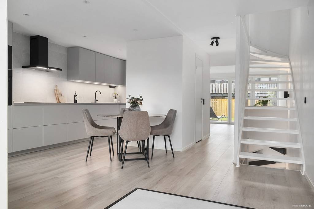 Radhus, 6 rooms, 106 sqm, Bara