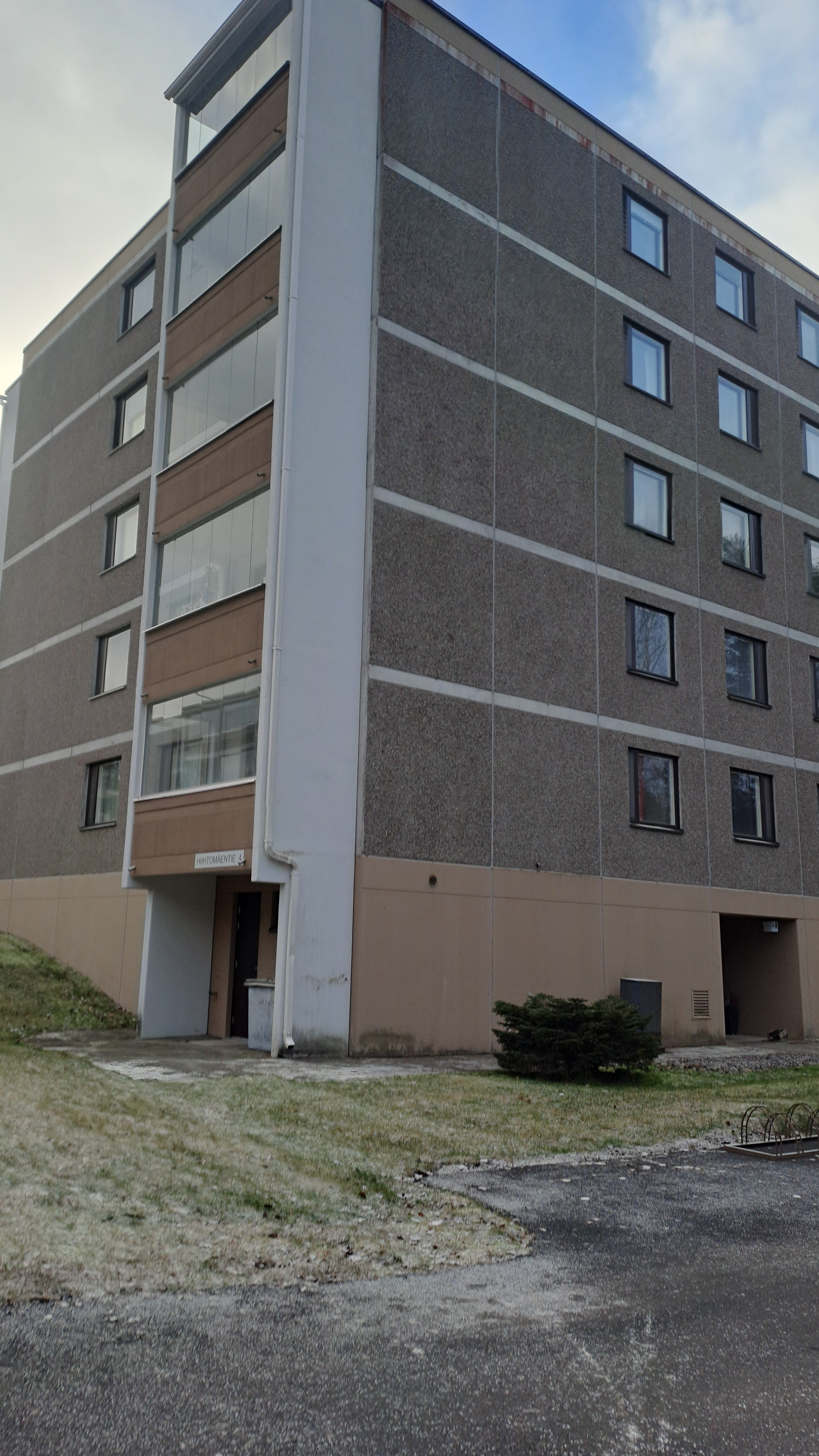 Rauhallinen yksiö hissitalon yläkerrassa (Varattu) 1