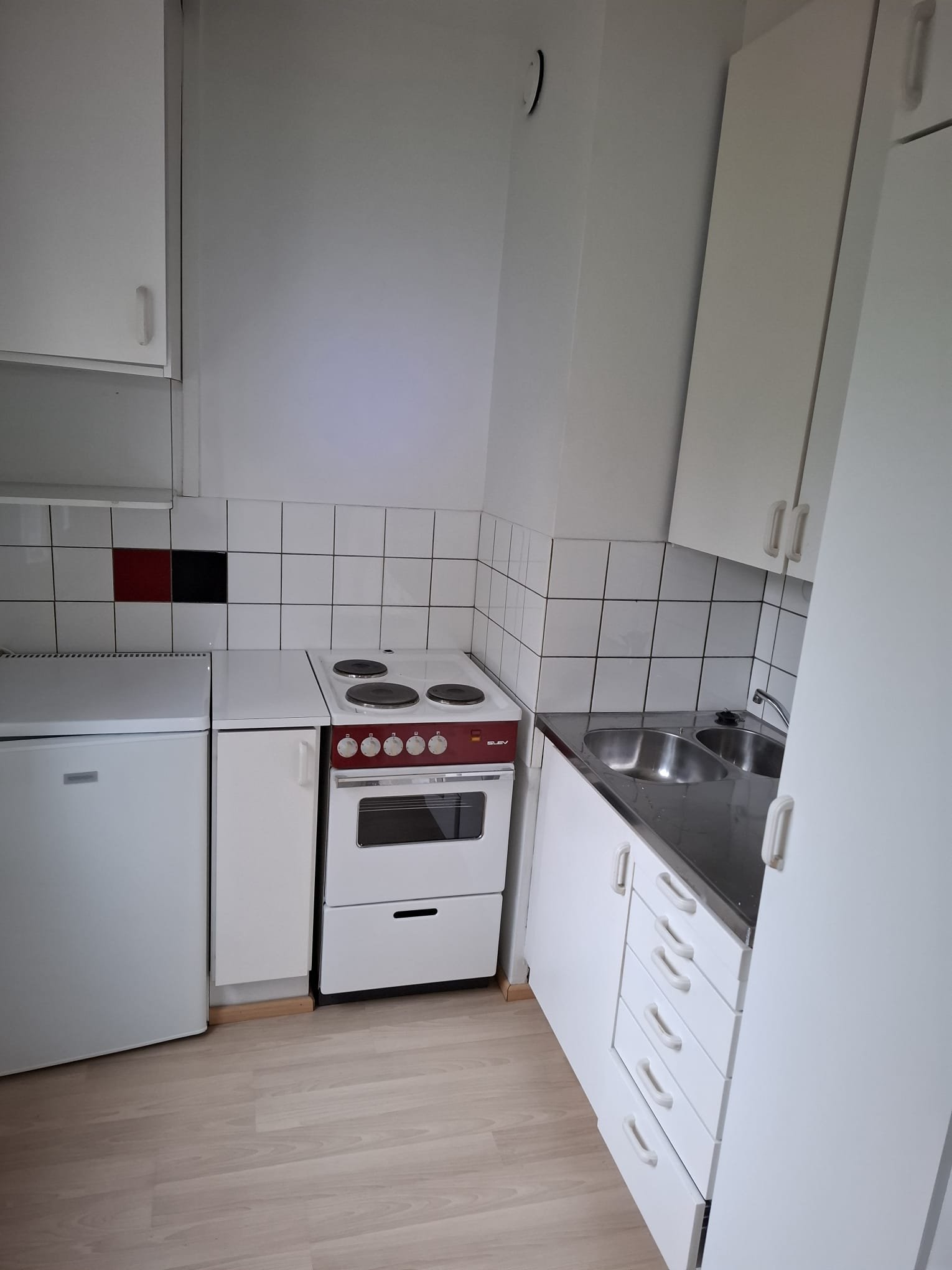 Vuokrataan Kouvolan Kuusankoskelta rauhalliselta alueelta kookas yksiö 31m2 + parveke 1