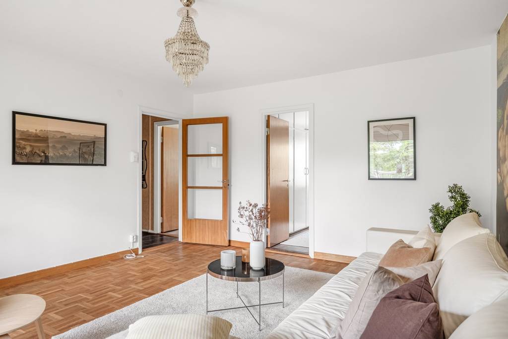 Kata Dalströms gata, Hägersten — photo 3