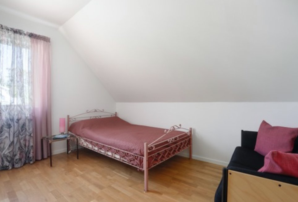 Hus – Örebro, Mellringe - Fler