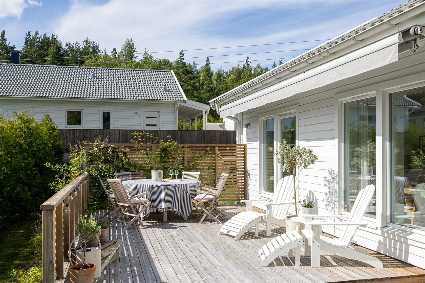 5 rok · 750 m² i Tyresö – bild 2