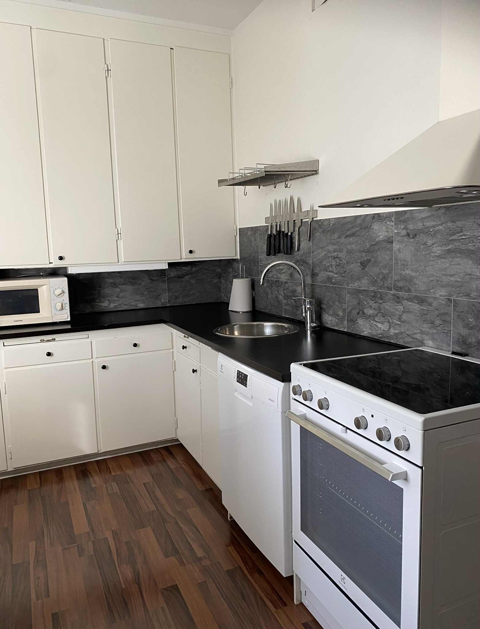 Fjärdhundragatan, Enköping