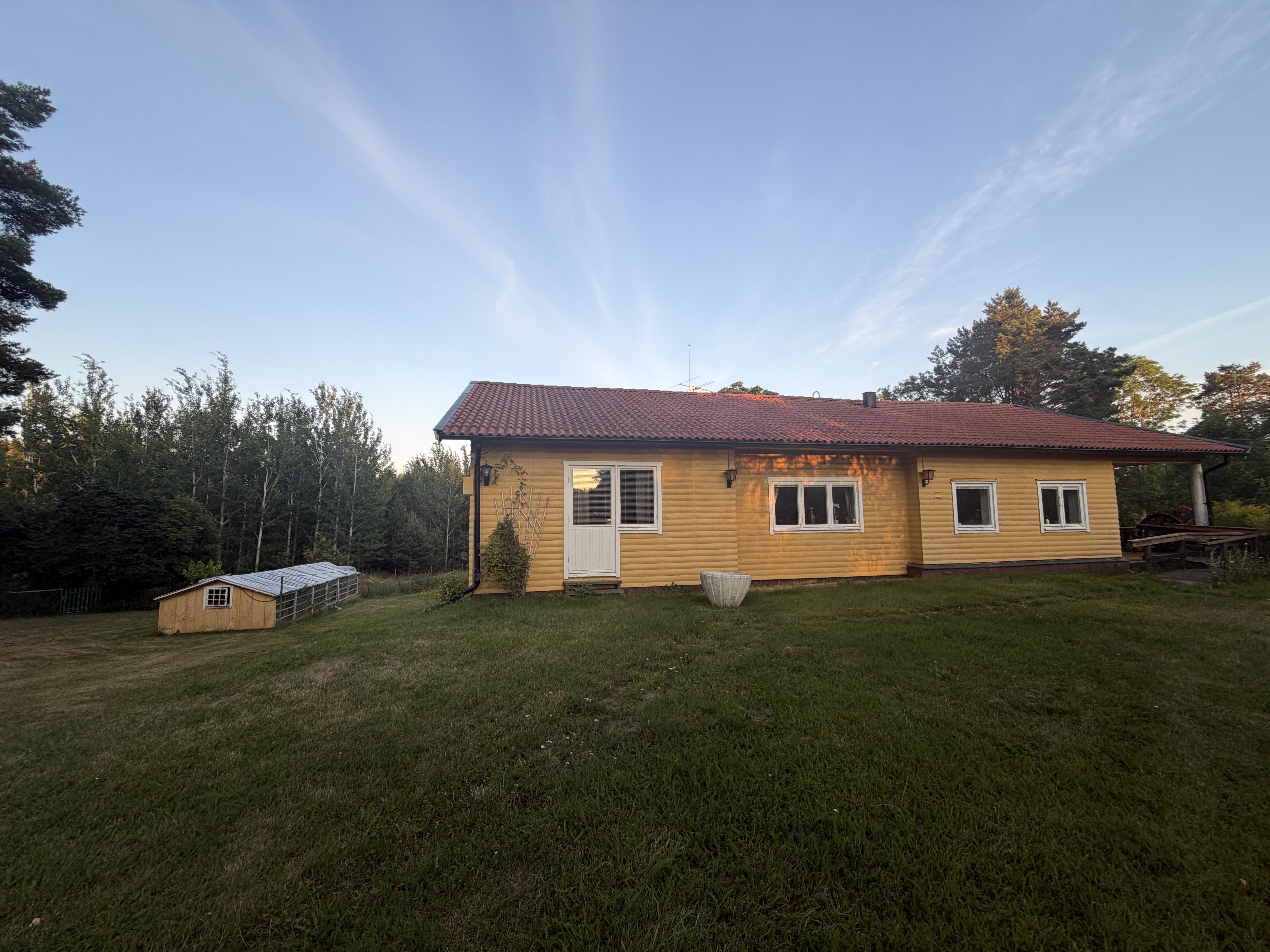 Villa/Hus, 6 rooms, 2838 sqm, Södertälje