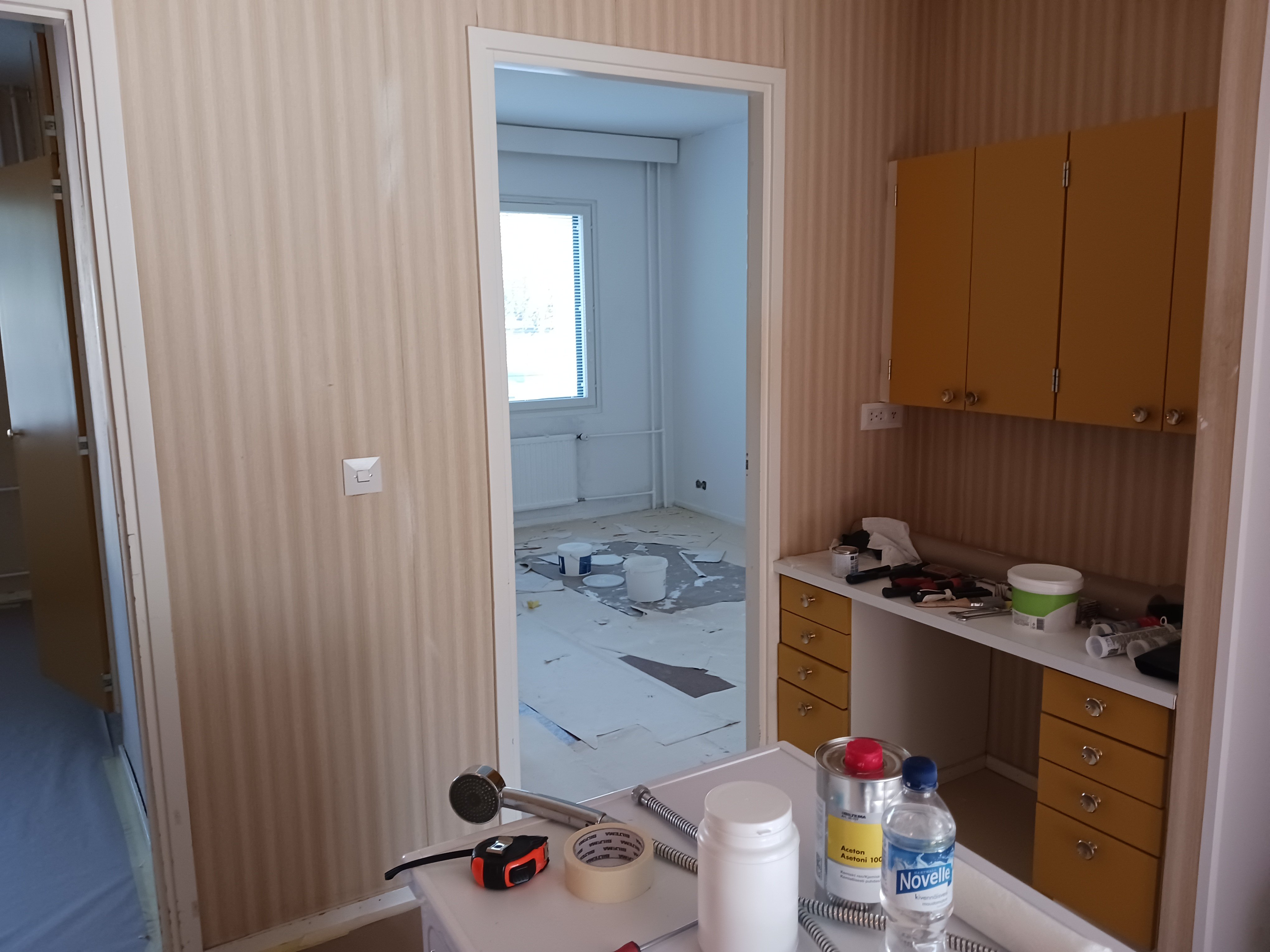 Keskellä kylää kerrostalo kolmio 3