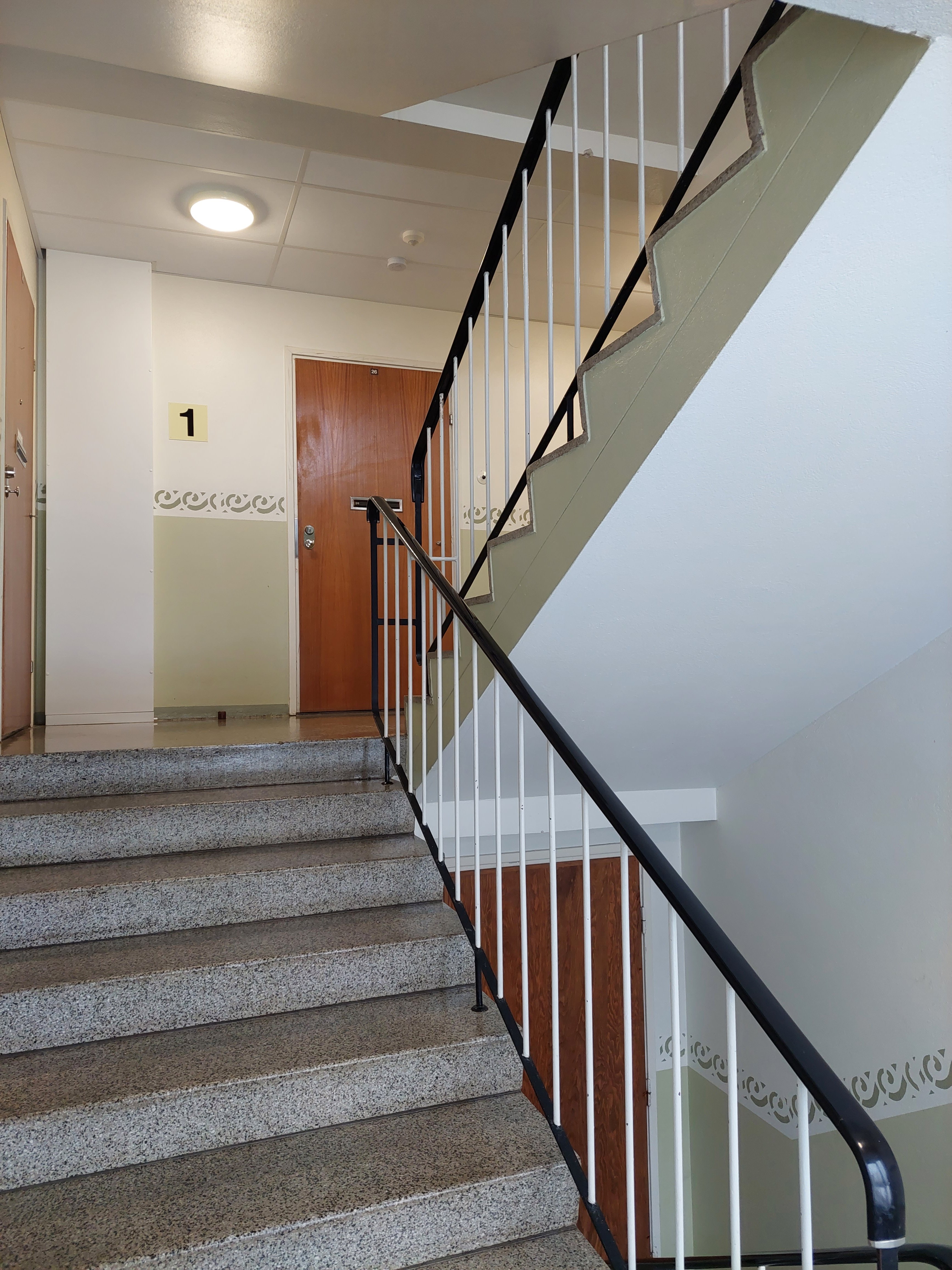 Rauhallisella paikalla keskustan tuntumassa 2h + kk + p 38,5 m2 2